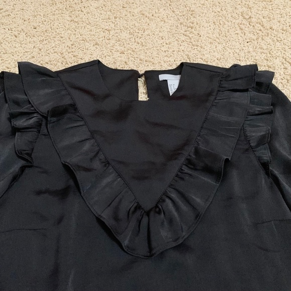 ♣️ (Make an Offer!) • H&M Ruffle Trim Satin Blouse - Picture 3 of 11